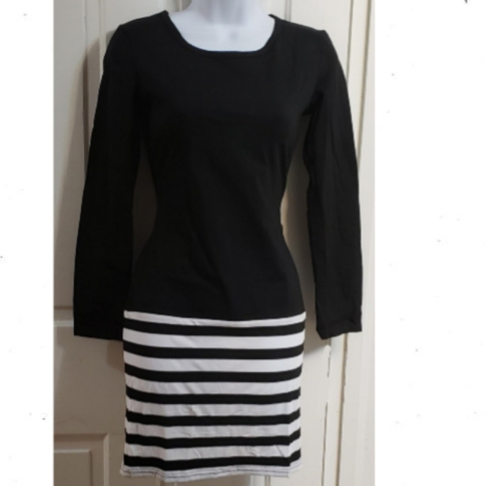 🆕Long Sleeve Black & White Striped Bodycon Dress - Picture 3 of 5